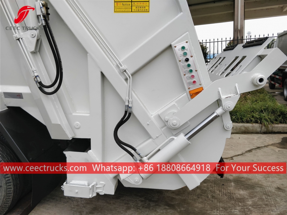 ISUZU 4cbm garbage compactor