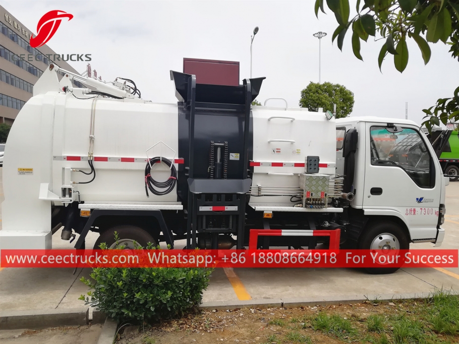 Truk Pengumpul Sampah Dapur 6.000L ISUZU