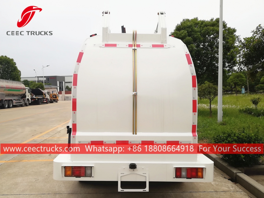 Truk Pengumpul Sampah Dapur 6.000L ISUZU