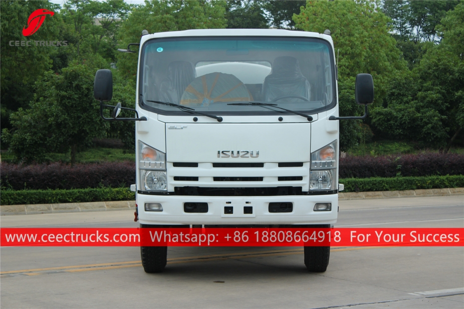 Truk Pengangkut Air ISUZU