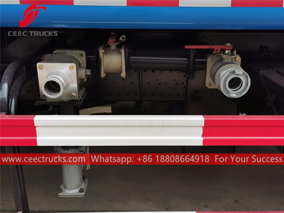 Dukun Truk Penyemprotan Air 12.000L