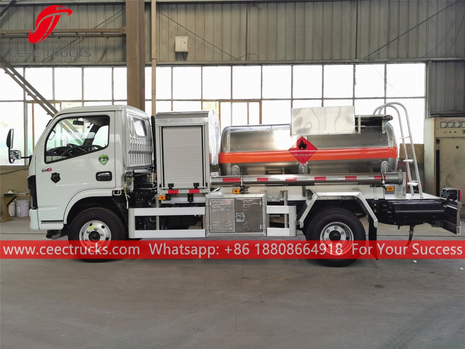 Truk bowser bahan bakar 2CBM Dongfeng