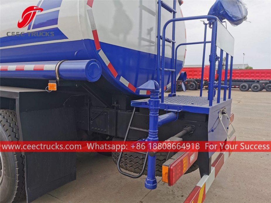 Truk tangki air 18CBM RHD DAYUN