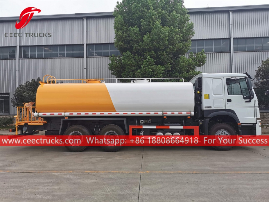 Truk semprotan air HOWO 18CBM