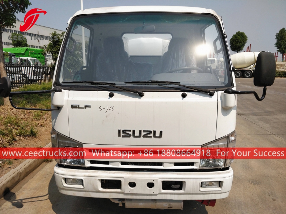 Truk tangki bahan bakar 4CBM ISUZU