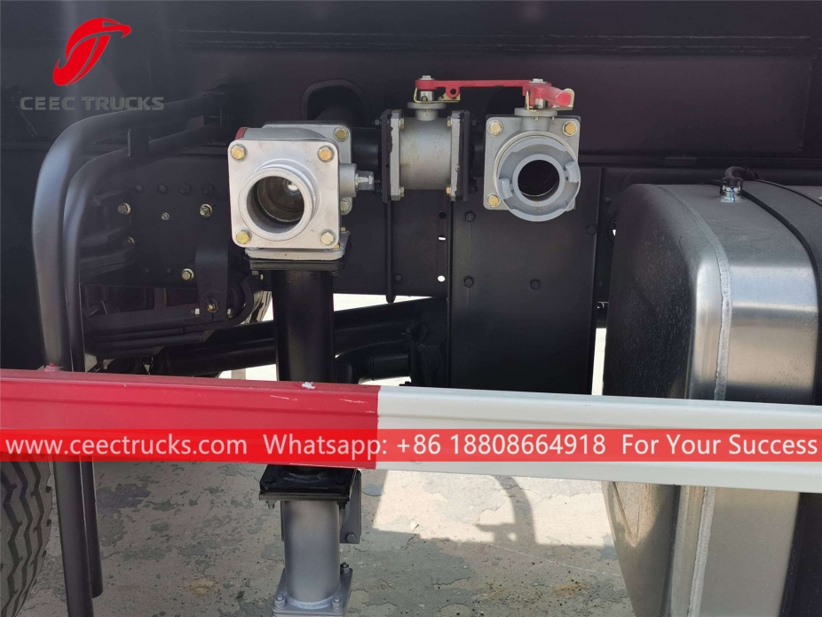 Truk bowser air Shacman 8CBM