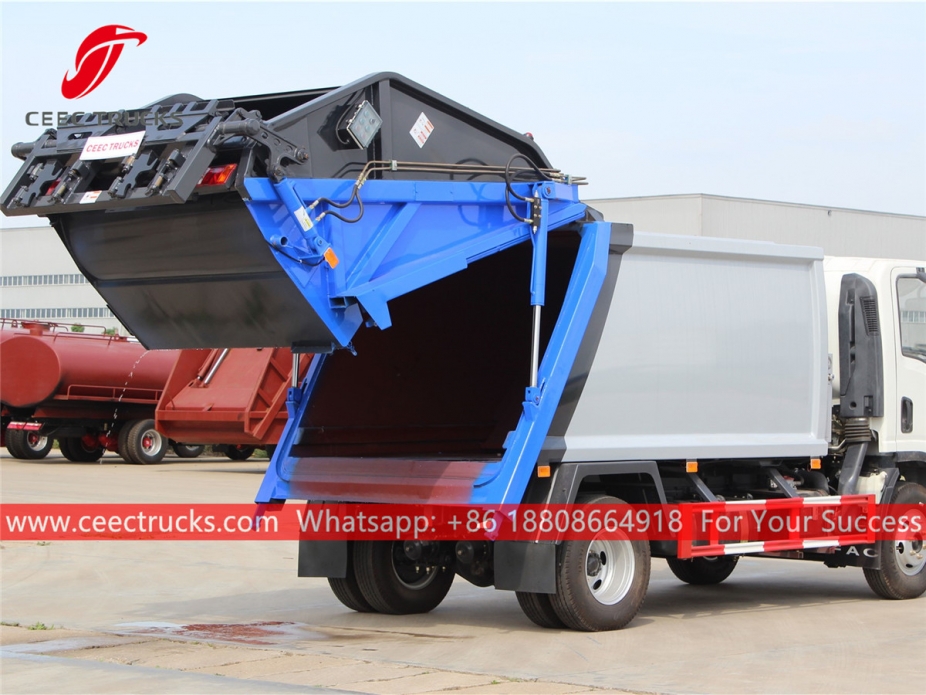 Truk kompresi sampah ISUZU 4*2