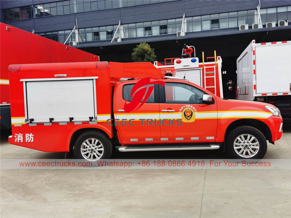 ISUZU 4WD pickup fire fighting truck