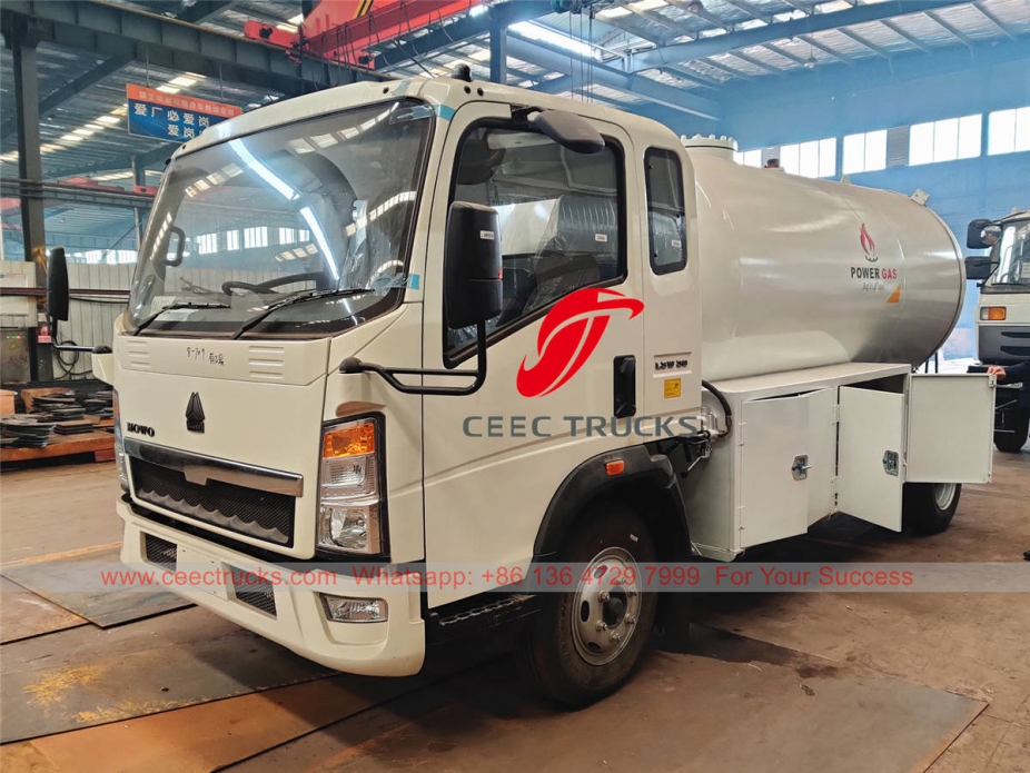 HOWO LPG refueling truck