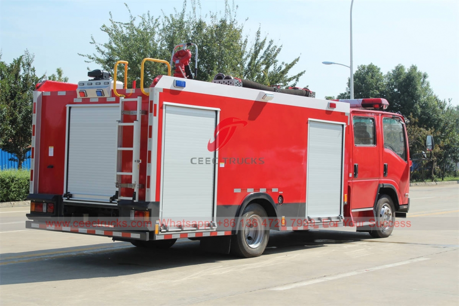 ISUZU foam fire engine