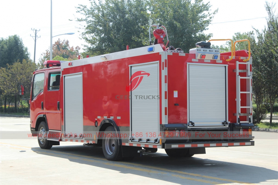 ISUZU foam fire engine