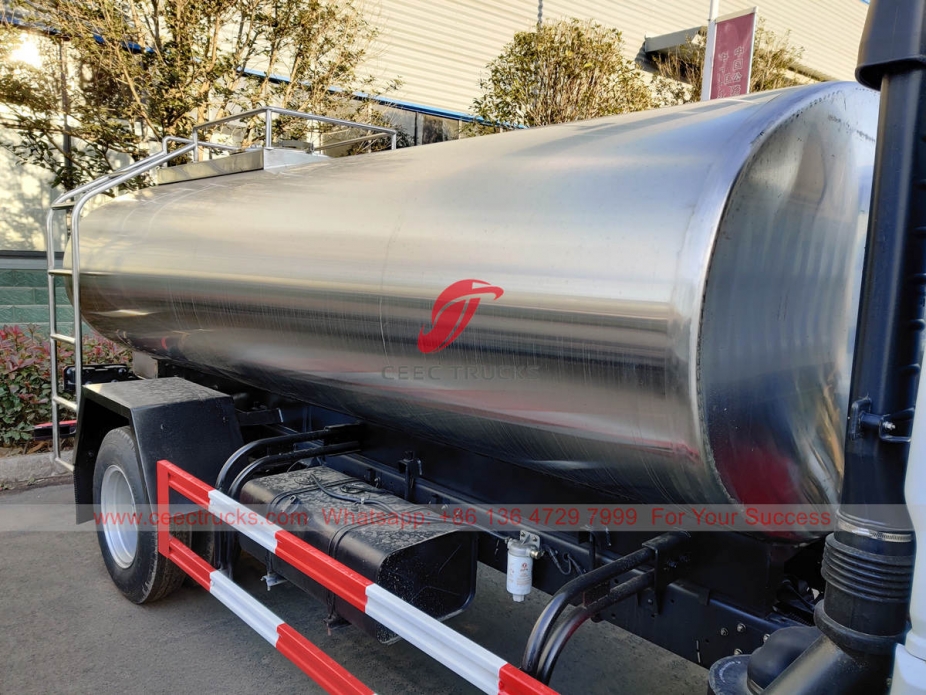 Dongfeng 4×2 stainless steel water tanker