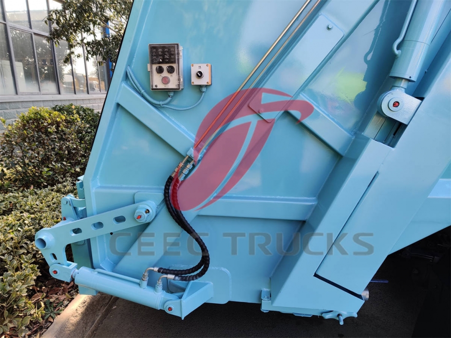 Dongfeng 4×2 garbage compression truck for sale