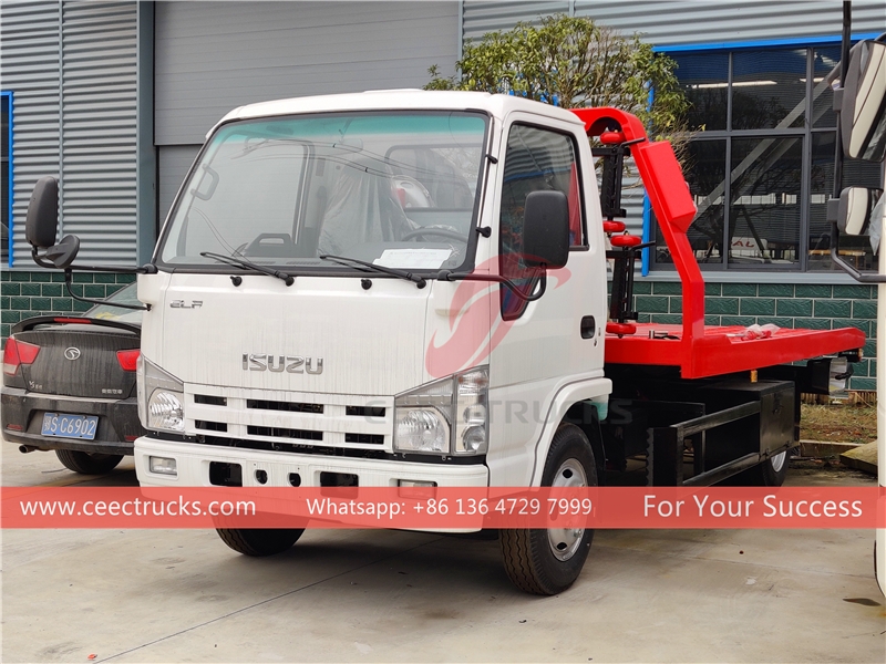 Truk perusak ISUZU NQR