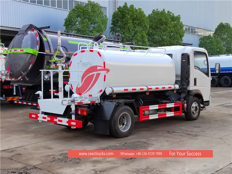 howo 4,000 liters water wagon