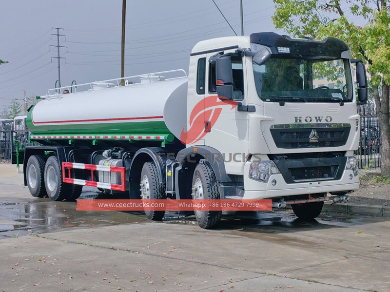 Truk tanker pengiriman air Howo 8x4 25.000Liter