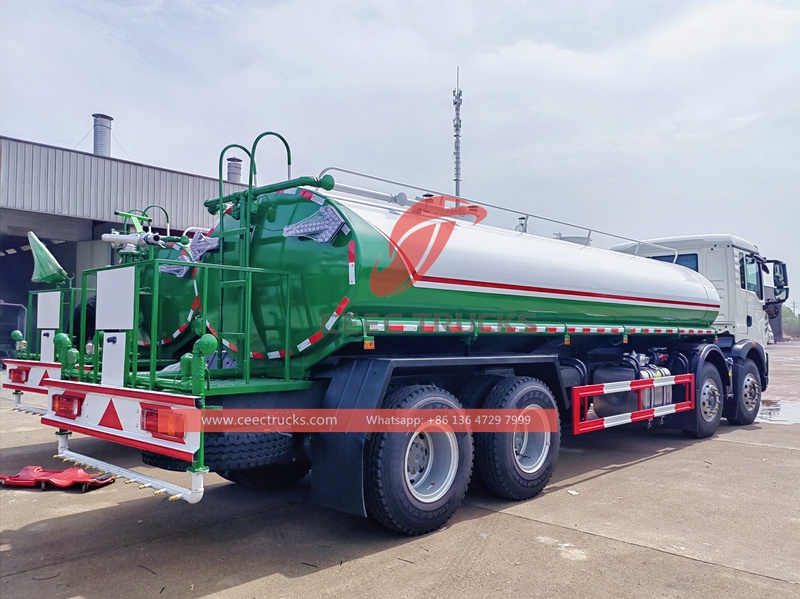 Truk tanker pengiriman air Howo 8x4 25.000Liter