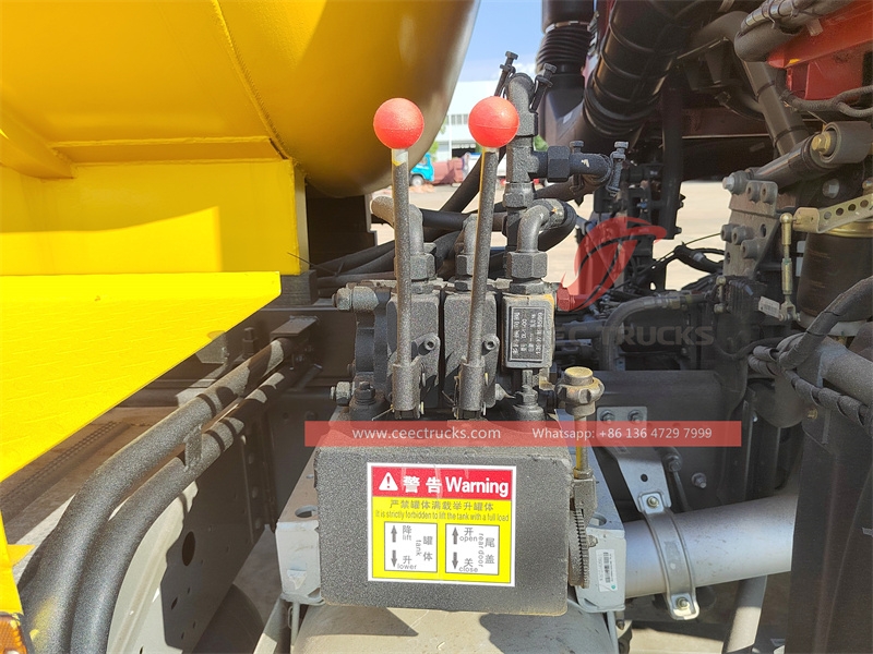 Heavy duty 20m3 Vacuum Sewage Suction trucks with factory direct sale