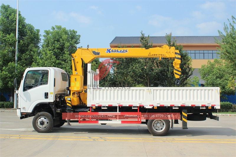 ISUZU 700P 4×4 off-road Crane Truck made in China best factory