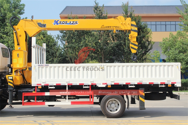 ISUZU 700P 4×4 off-road Crane Truck made in China best factory