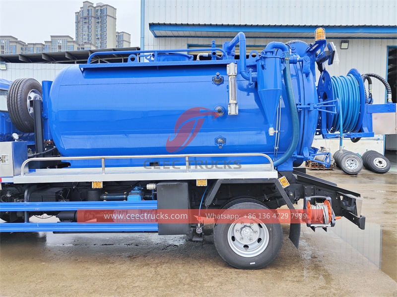 ISUZU NPR 190hp Vacuum Tank Truck with factory direct sale