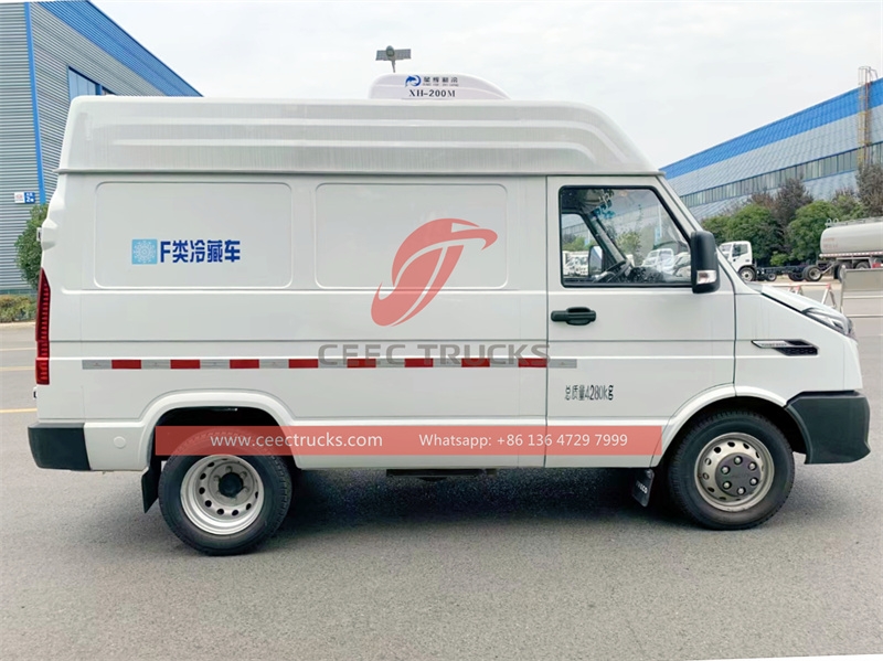 IVECO 4x4 mini freezer truck with factory direct sale