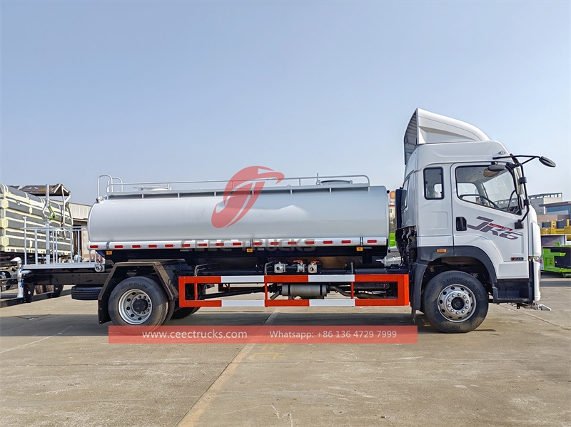 FAW JK6 water sprinkler truck with factory direct sale