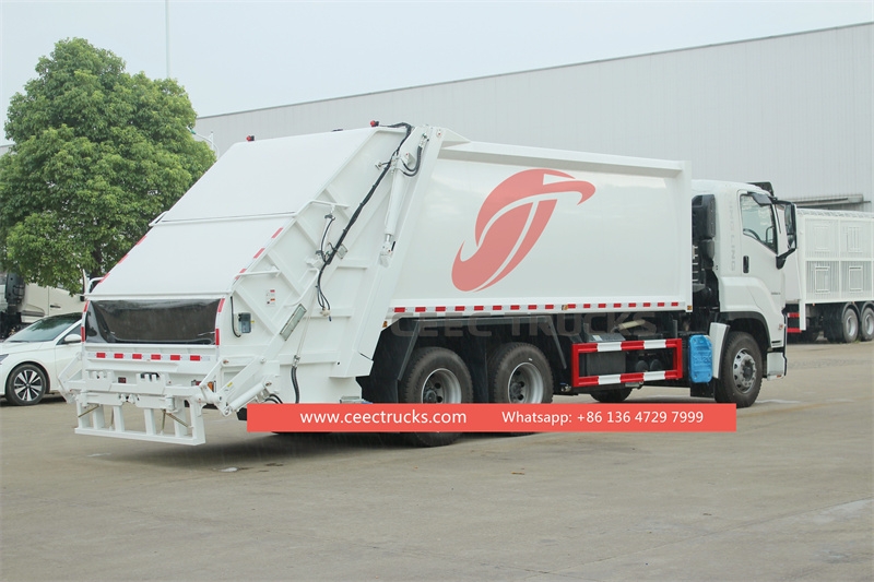 Isuzu GIGA rear loader compaction truck with factory direct sale