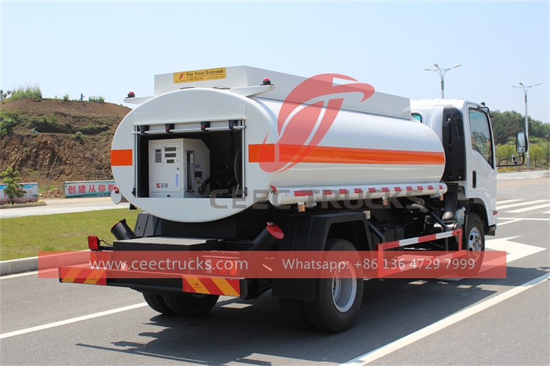 ISUZU NPR oil tanker truck made in China