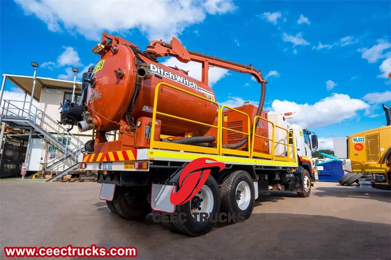 Isuzu 15,000 liters gully sucker truck