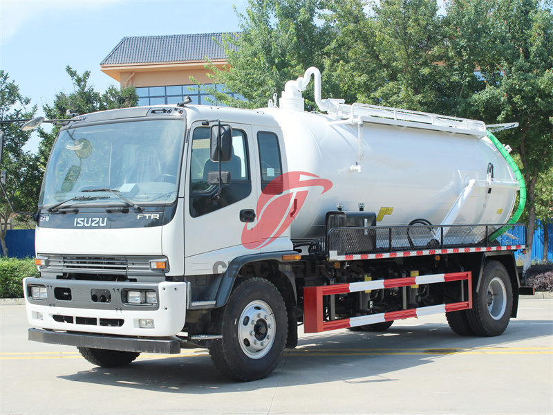 Cara Mencegah Masalah Kebocoran Minyak pada Truk Septic Tank ISUZU