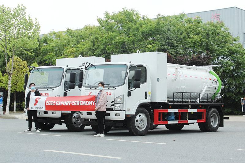 Truk Limbah Vakum ISUZU ELF 700P yang Dirancang Baru Dengan Pompa MORO